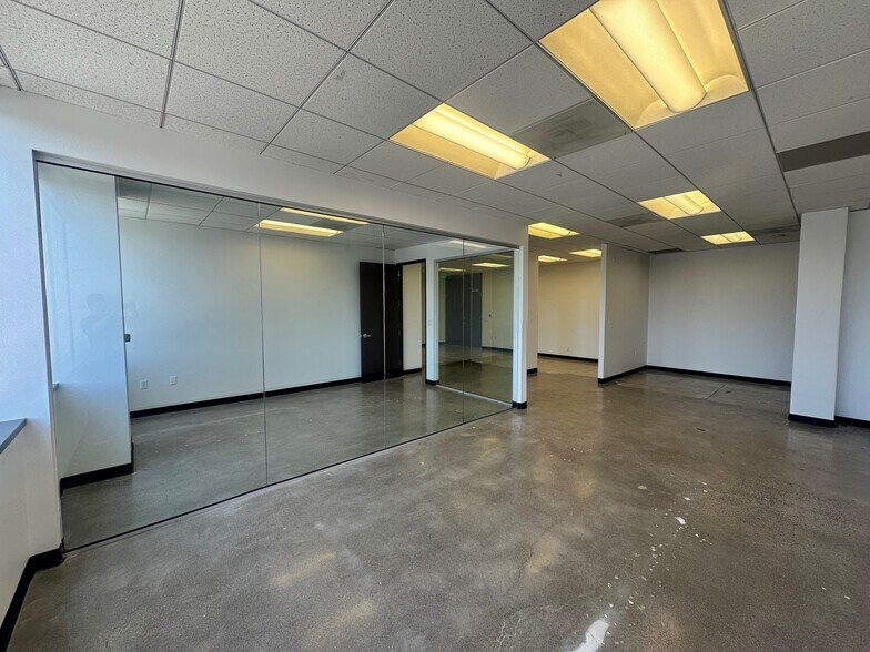 More Photos Of 200 Pine Ave, Long Beach Loft Creative Space For Lease