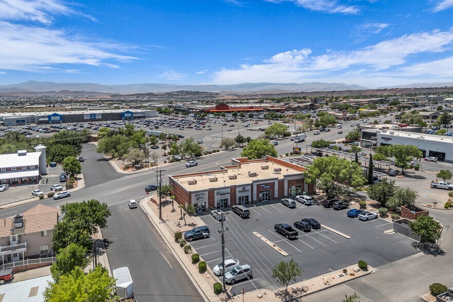 More Photos Of 520 W Telegraph St, Washington Freestanding For Lease