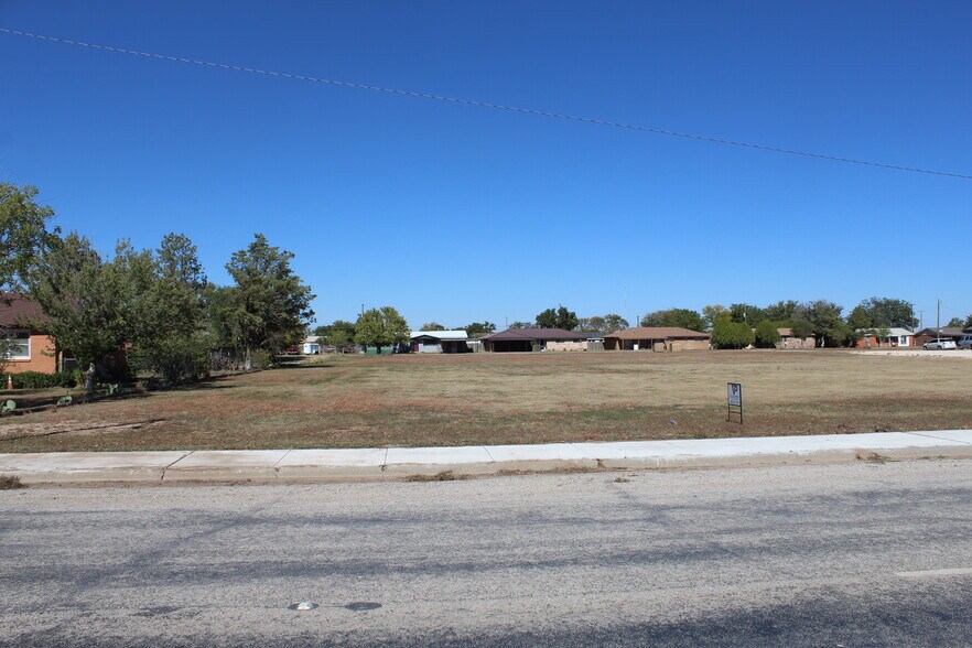 More Photos Of 1 SE 2nd St, Tulia Land For Sale