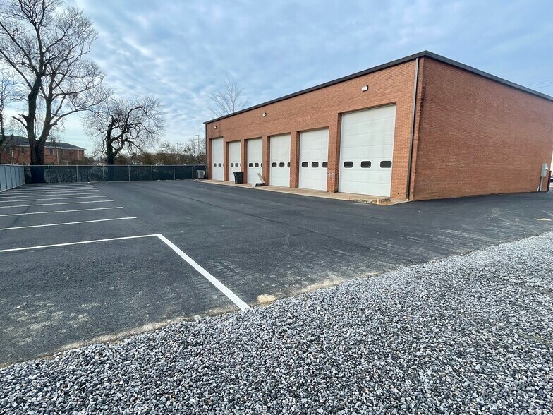 More Photos Of 3925 Lafayette Blvd, Fredericksburg Flex For Lease