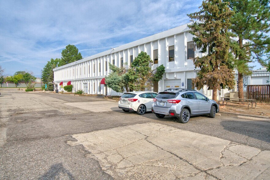 More Photos Of 1700 55th St, Boulder Industrial For Sale