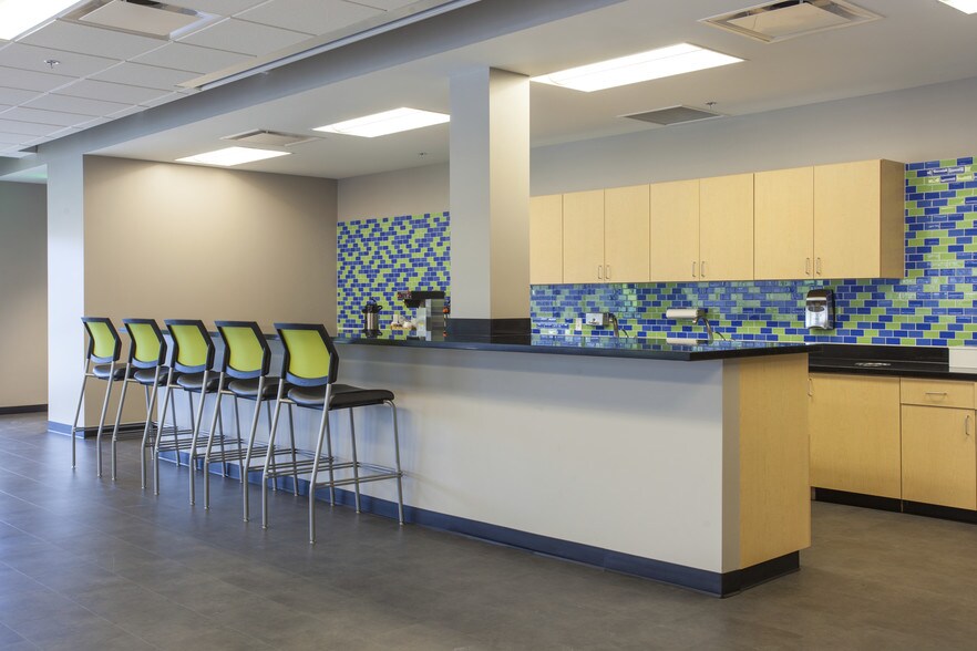 More Photos Of 10975 El Monte St, Overland Park Office For Lease