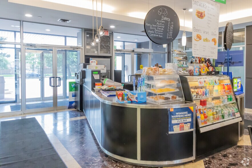 More Photos Of 8333 Weston Rd, Vaughan Medical For Lease