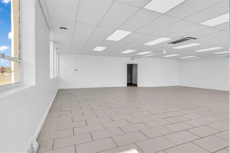 More Photos Of 1400 N West Ave, Jackson General Retail For Sale