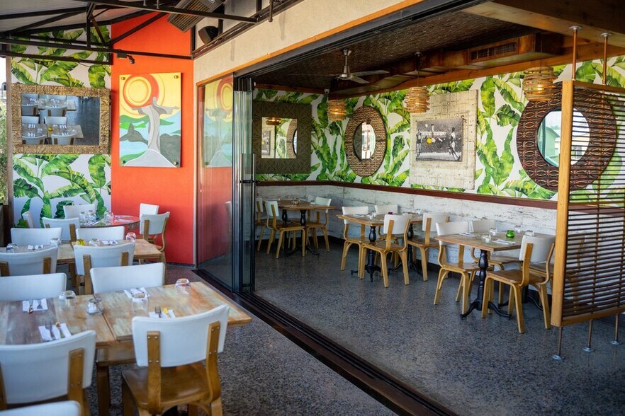 More Photos Of 450 Main St, El Segundo Restaurant For Lease