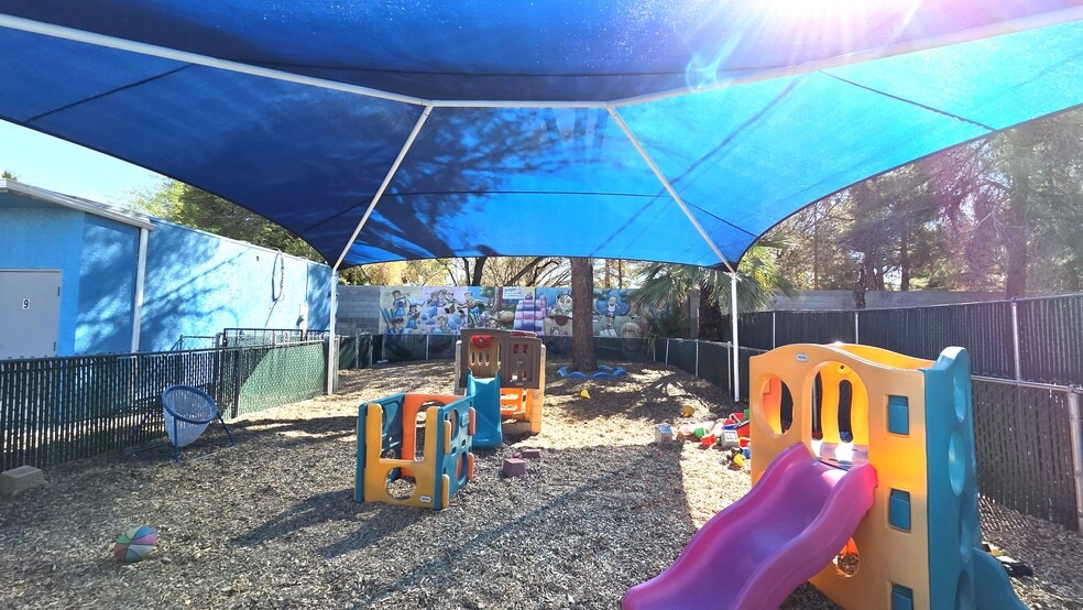 More Photos Of 3525 E Sunset Rd, Las Vegas Schools For Lease