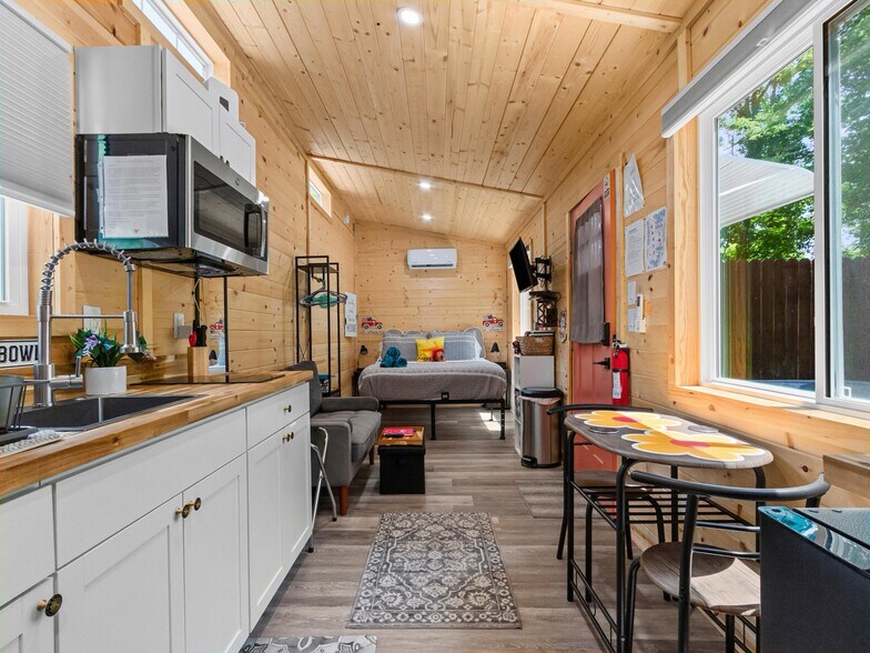 More Photos Of 127 Deer Hill Ln, Weaverville Specialty For Sale