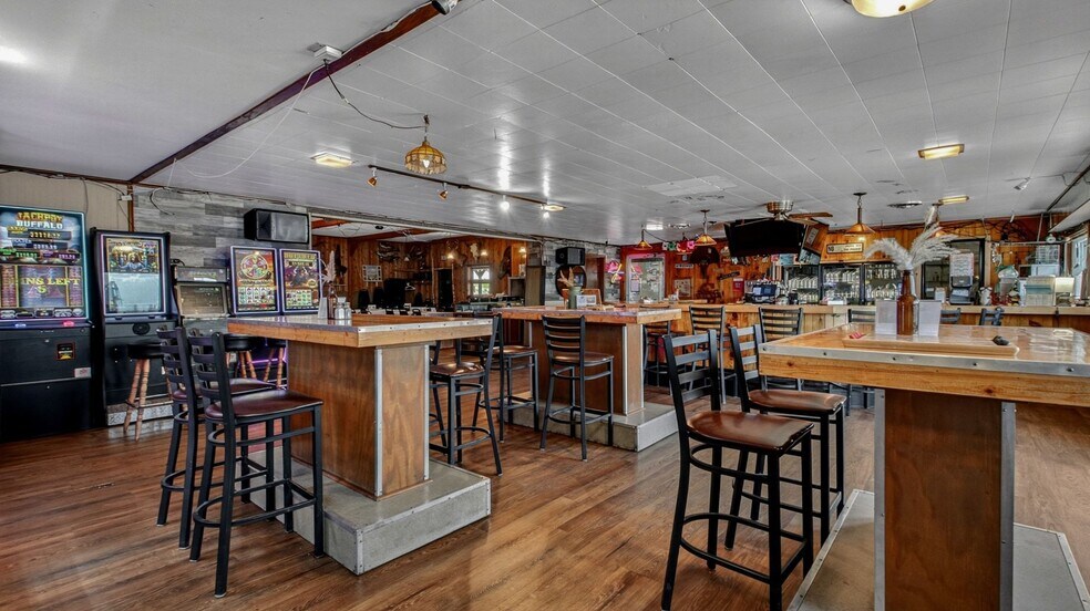 More Photos Of 16061 296th St, Cornell General Retail For Sale