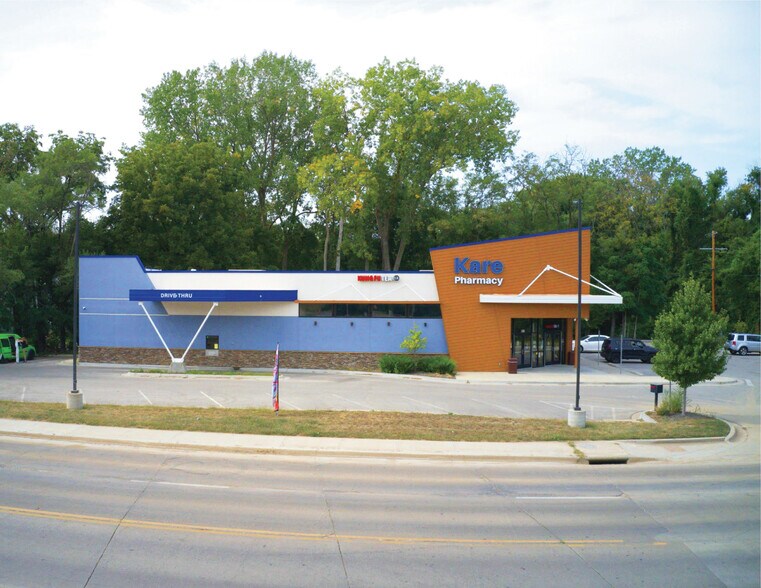 More Photos Of 2500 S 4th St, Leavenworth Drugstore For Sale