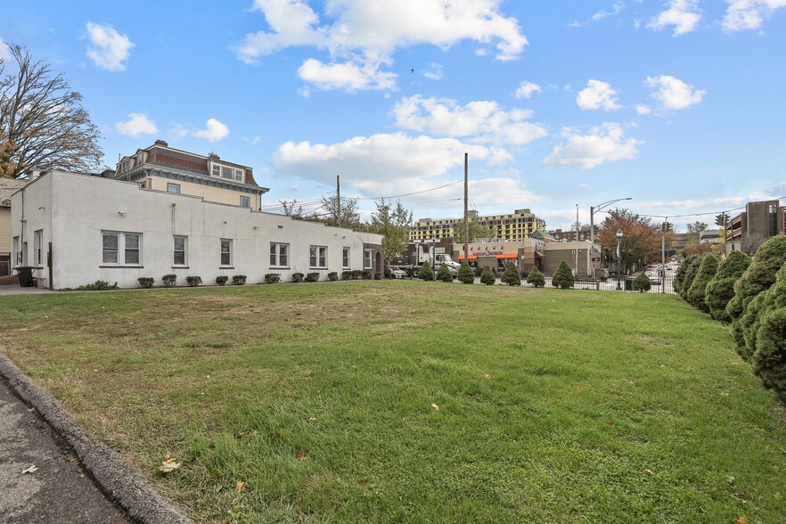 More Photos Of 1102-1106 Main St, Peekskill Apartments For Sale