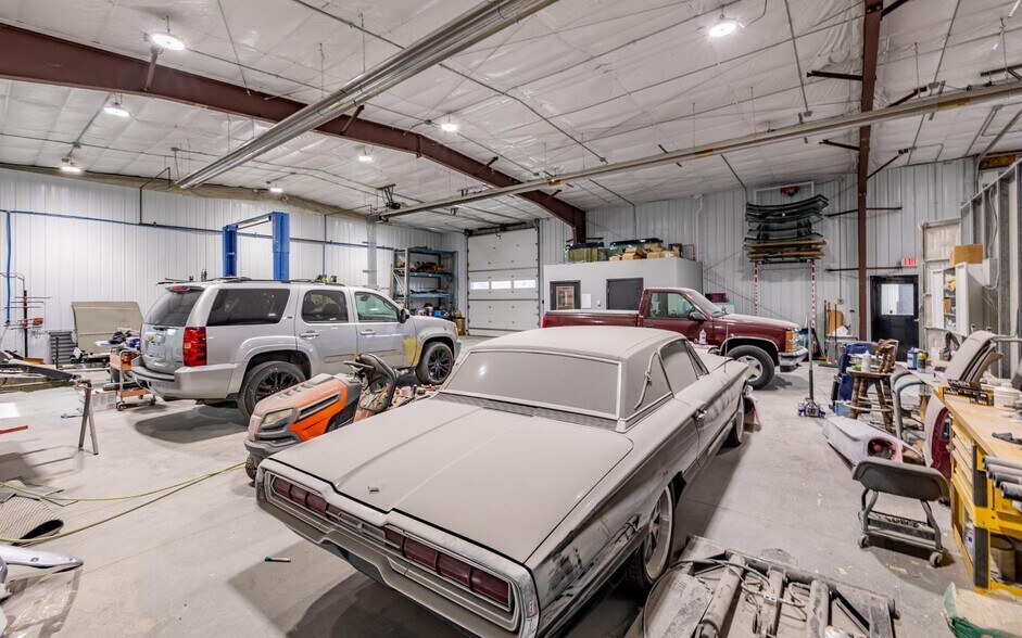 More Photos Of 528 Blackburn St, Cody Auto Repair For Sale