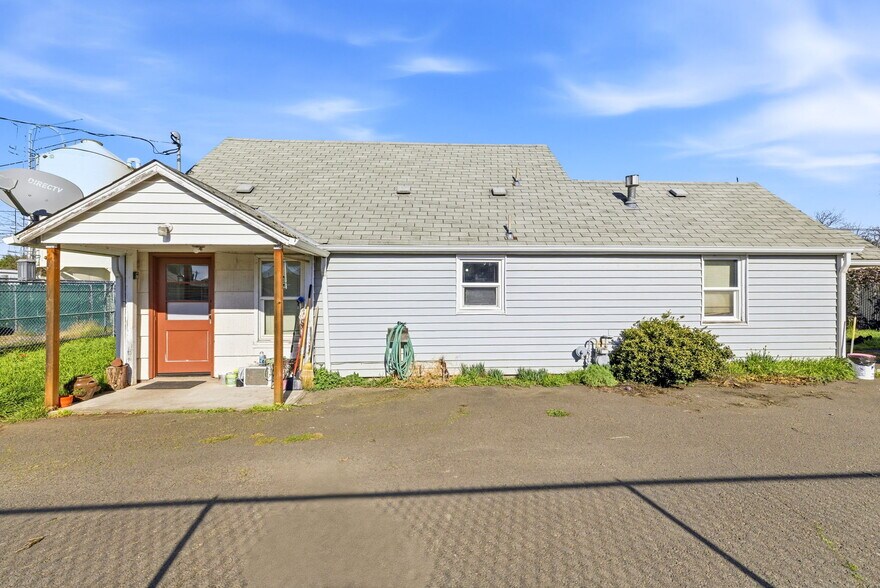 More Photos Of 1035 Madera St, Eugene Industrial For Sale