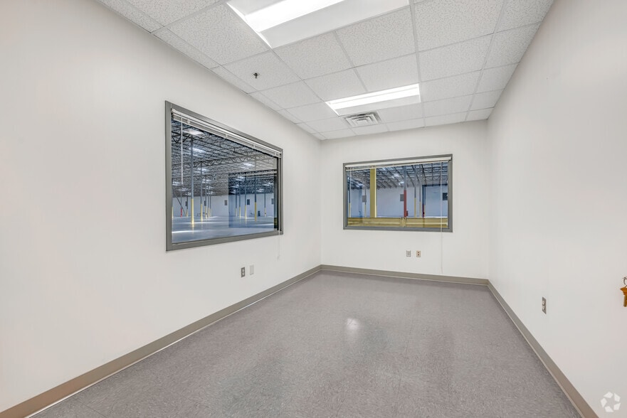 More Photos Of 4300 S Fulton Pky, Atlanta Warehouse For Lease