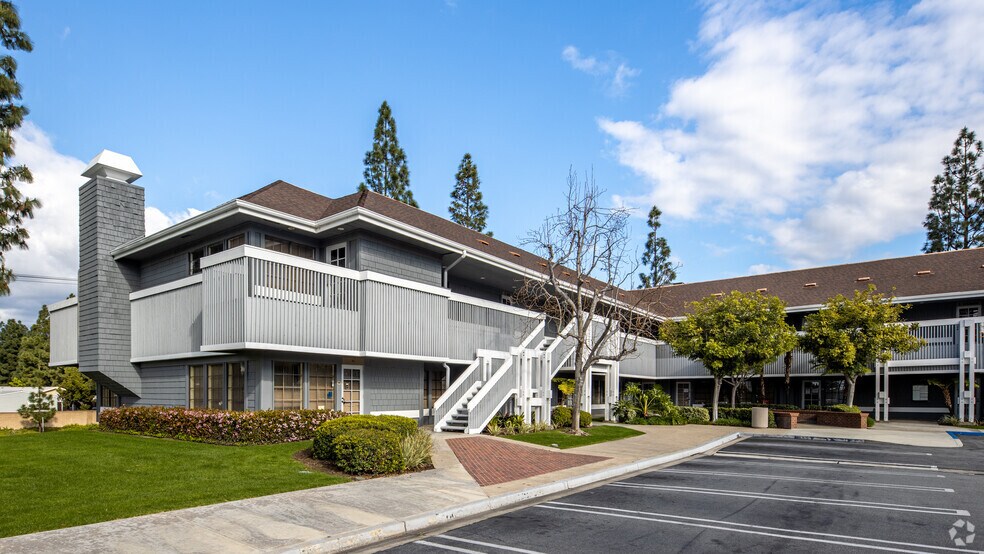 More Photos Of 22471 Aspan St, Lake Forest Office For Sale