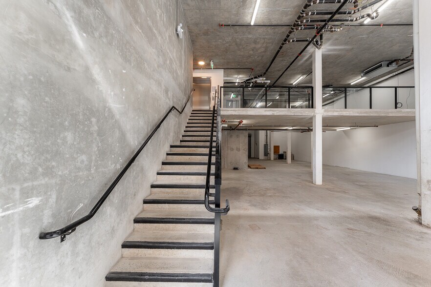 More Photos Of 243 Keefer st, Vancouver Storefront For Sale