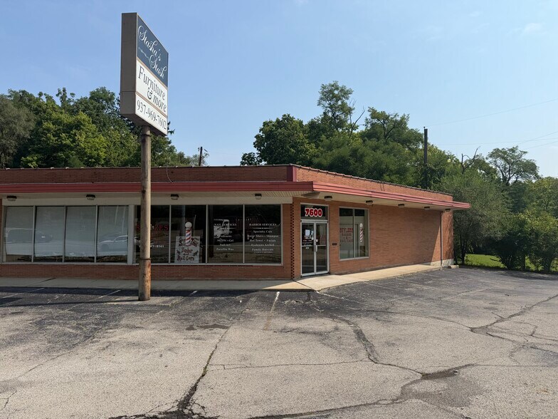 More Photos Of 7600-7602 N Main St, Dayton Freestanding For Sale