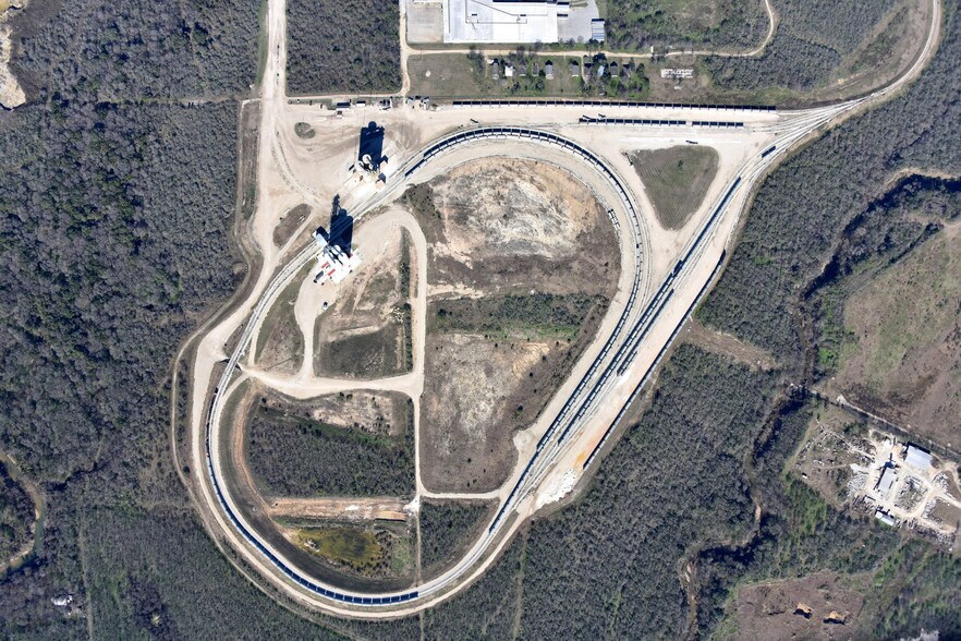 More Photos Of 12070 Center Rd, San Antonio Land For Lease