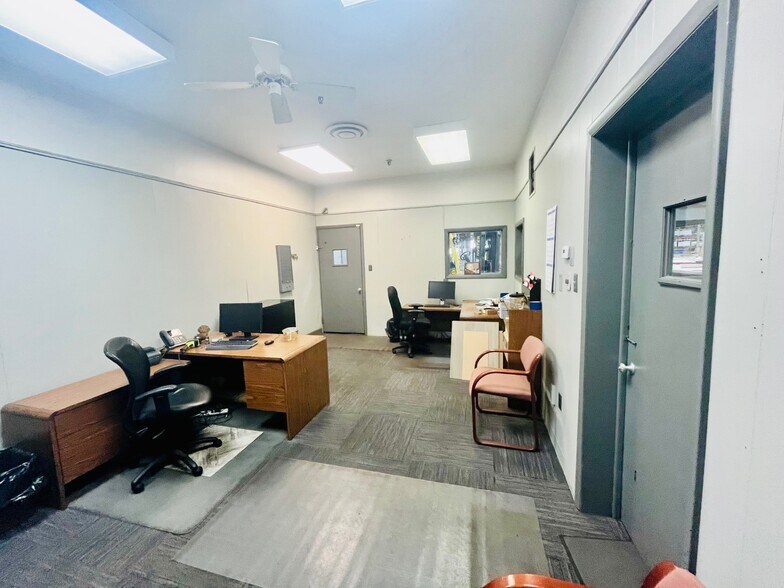 More Photos Of 1659-700 Calhoun Street St, Ewing Warehouse For Lease