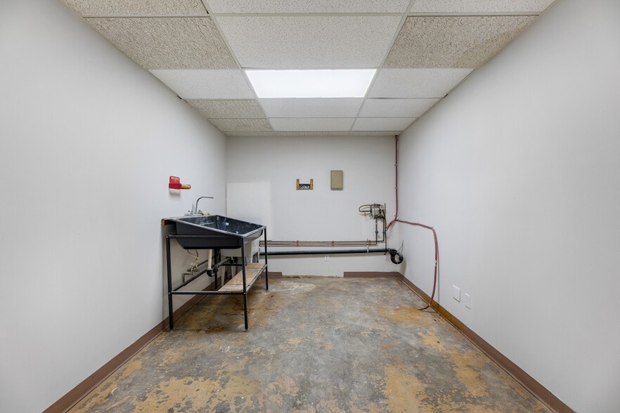 More Photos Of 2214 Route 37 E, Toms River Office For Lease