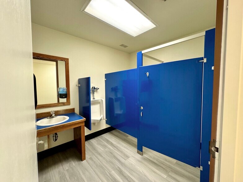 More Photos Of 521 SW 11th, Portland Loft Creative Space For Lease