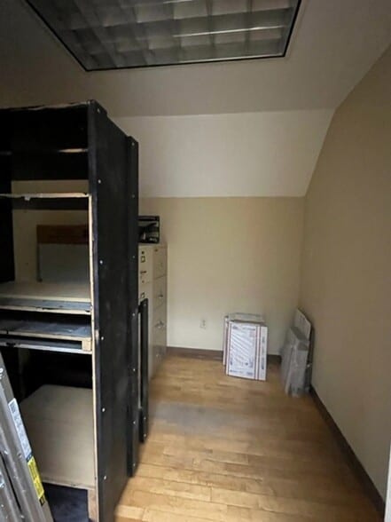 More Photos Of 3333 W Kennedy Blvd, Tampa Loft Creative Space For Sale