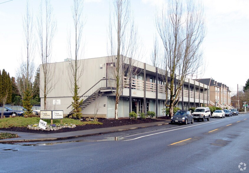 More Photos Of 3829-3843 NE Tillamook St, Portland Office For Lease