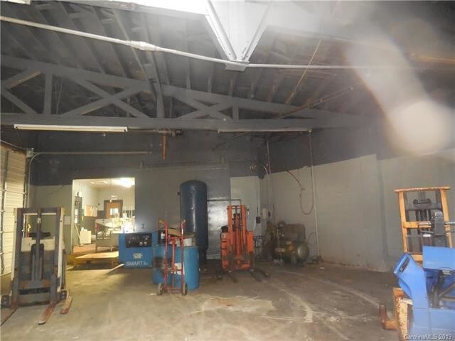 More Photos Of 181 Saluda St, Chester Warehouse For Lease