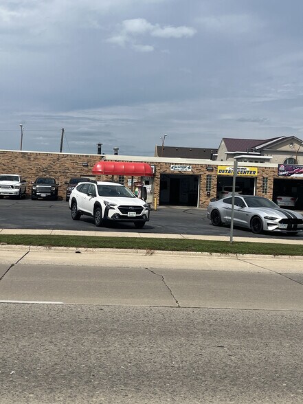 More Photos Of 210 W Oakland Ave, Austin Carwash For Sale