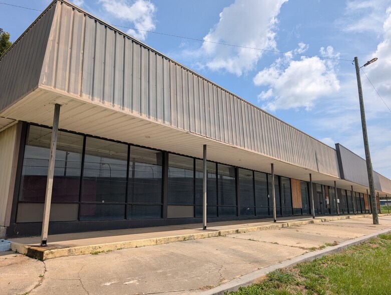 More Photos Of 908 W Hill Ave, Valdosta Warehouse For Sale
