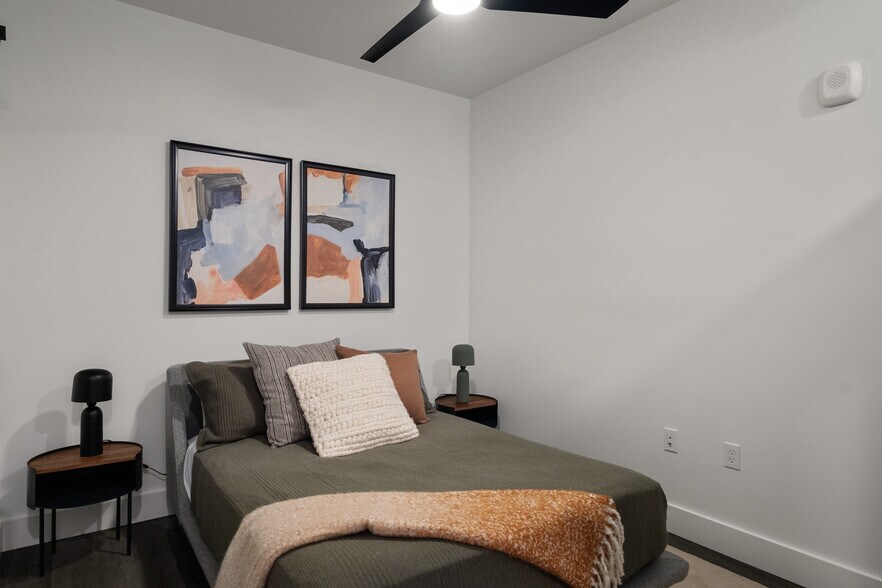 More Photos Of 104 12th Ave, Seattle Apartments For Lease