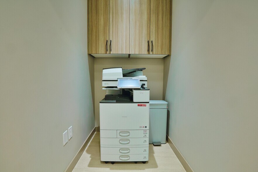 More Photos Of 1200 Derry Rd E, Mississauga Freestanding For Lease