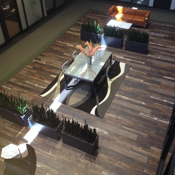 More Photos Of 800 W Long Lake Rd, Bloomfield Hills Office For Lease