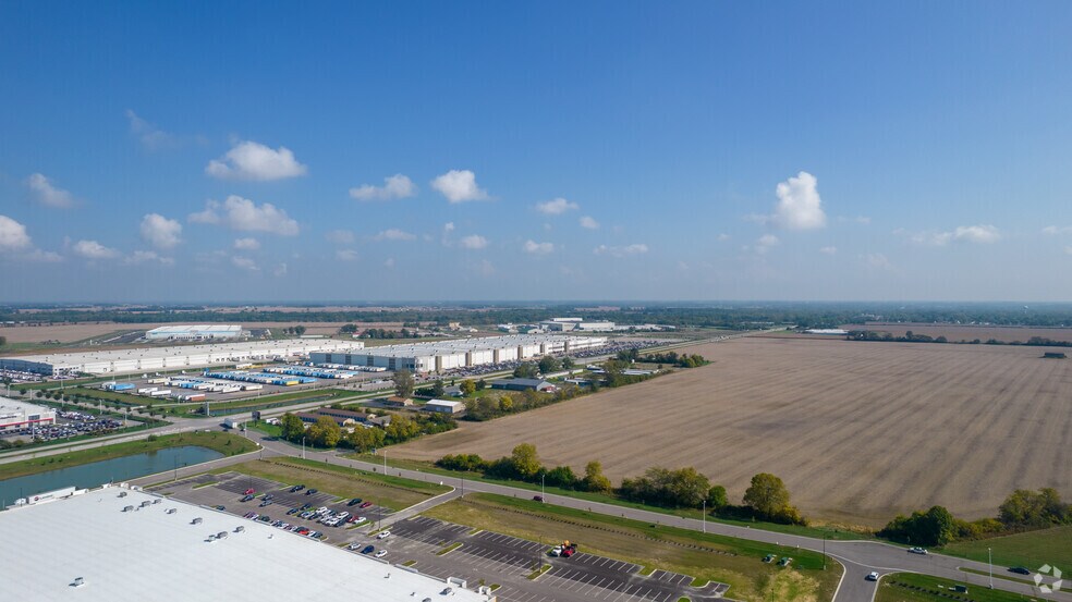 More Photos Of 1020 Enterprise Pkwy, West Jefferson Distribution For Lease