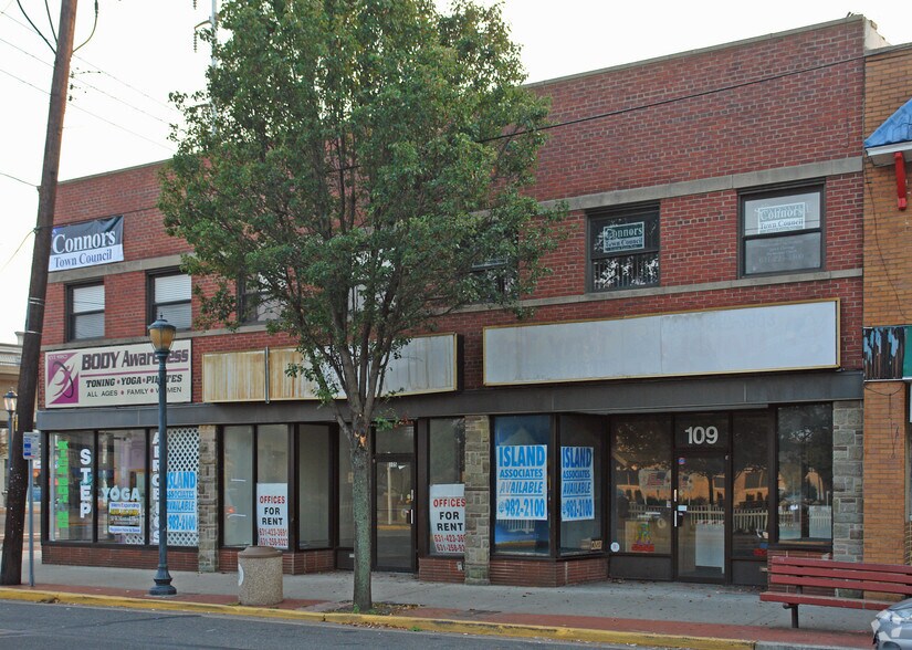 More Photos Of 101-109 Wellwood Ave, Lindenhurst Storefront Retail Office For Lease