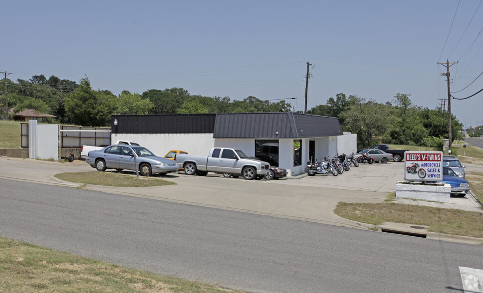 Primary Photo Of 1240 Hurst Blvd, Hurst Auto Repair For Sale