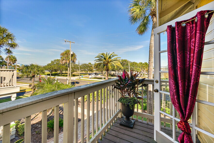 More Photos Of 444 S Beach St, Daytona Beach Hospitality For Sale