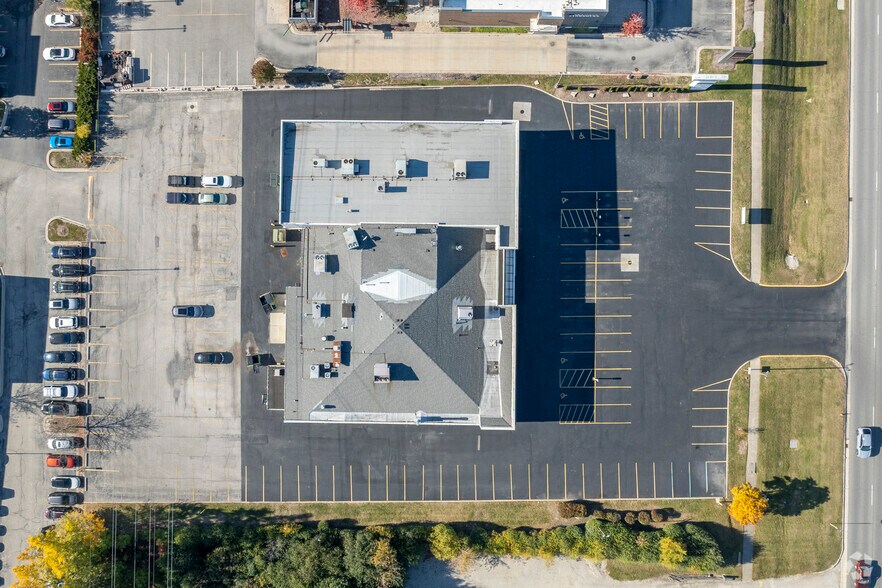 More Photos Of 801 E Butterfield Rd, Lombard Unknown For Lease