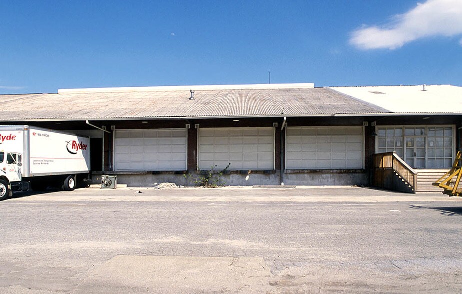 More Photos Of 996 Huff Rd NW, Atlanta Warehouse For Lease