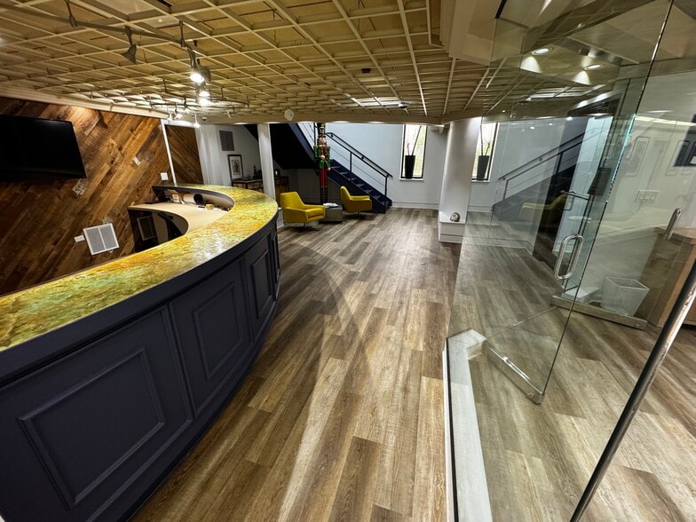 More Photos Of 1540 Hannah Ave, Forest Park Light Distribution For Lease