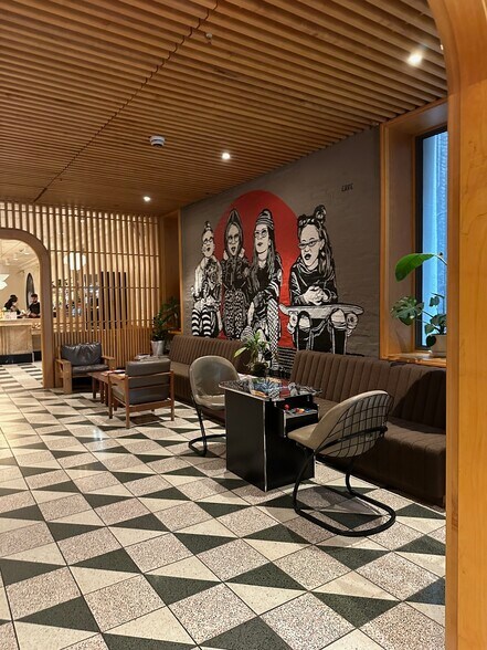 More Photos Of 3 Freeman Aly, New York Hotel For Sale