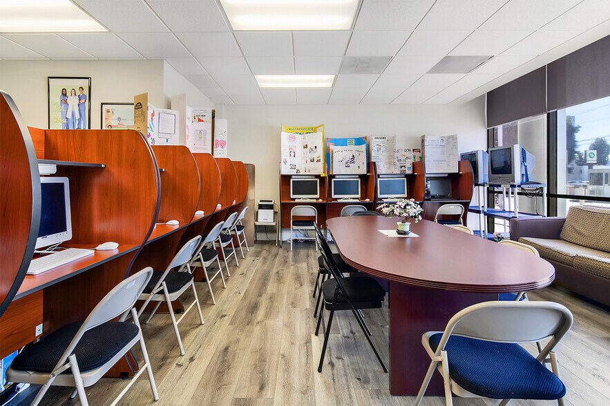 More Photos Of 5900 Sepulveda Blvd, Van Nuys Office For Sale