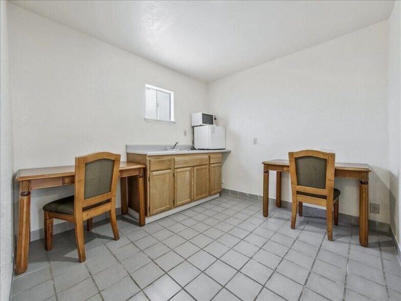 More Photos Of 21172 Mission Blvd, Hayward Hotel For Sale