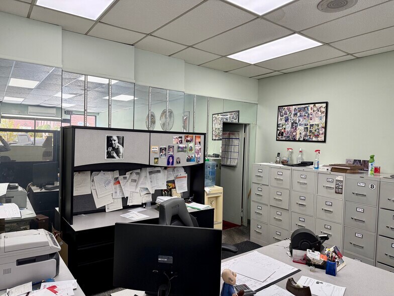 More Photos Of 195-201 S Wellwood Ave, Lindenhurst Storefront For Lease