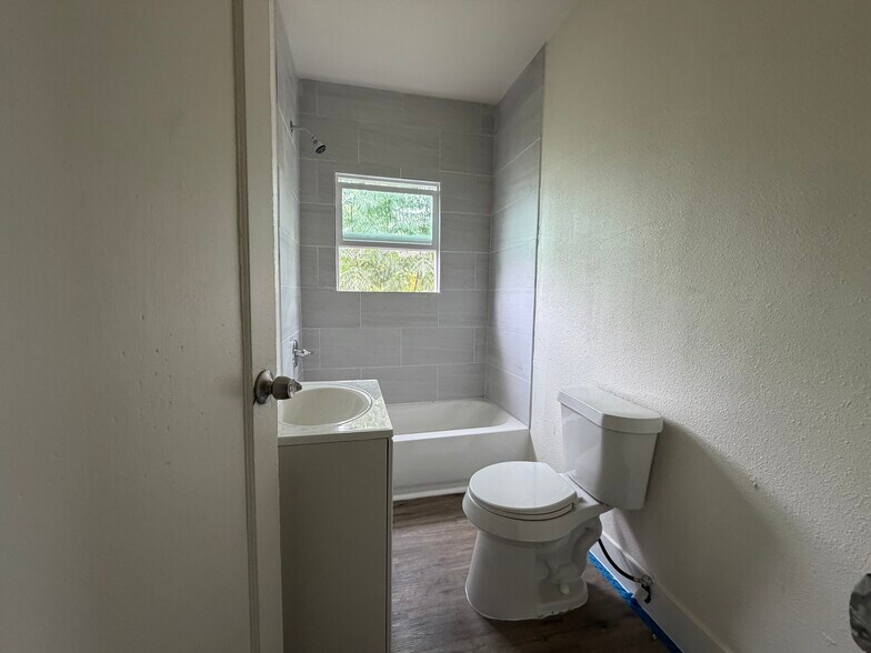 More Photos Of 101 Stanley Ct, San Antonio Multifamily For Sale