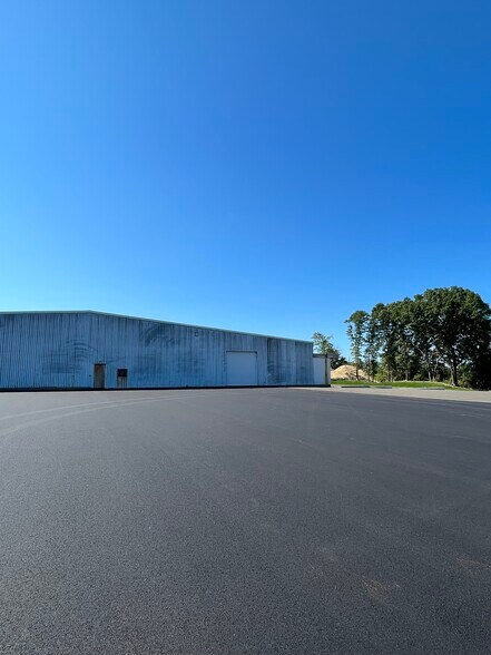 More Photos Of 289 Kilvert St, Warwick Manufacturing For Lease