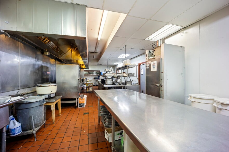 More Photos Of 3400 W Northern Ave, Pueblo Restaurant For Sale