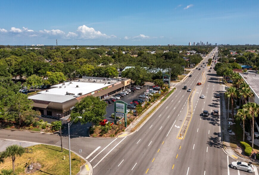 More Photos Of 5921 4th St N, Saint Petersburg Storefront For Lease