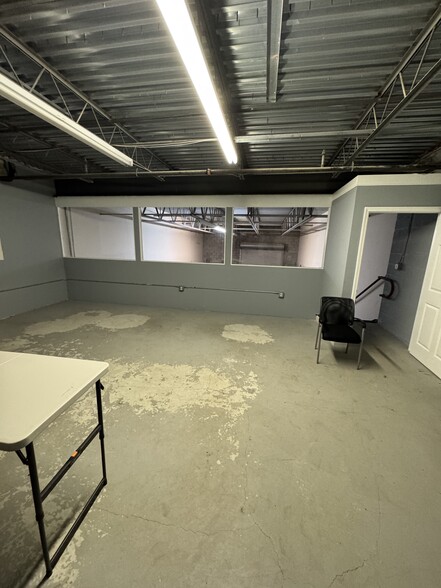 More Photos Of 801-893 Kings Hwy, Fort Pierce Light Manufacturing For Sale