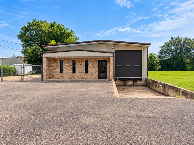 More Photos Of 100 Tex Pack St, Longview Warehouse For Sale