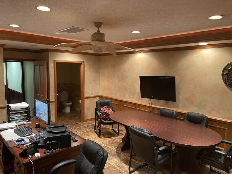 More Photos Of 2091 Dobbs Rd, Saint Augustine Flex For Sale